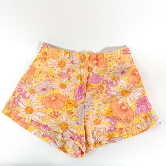 H&M Women's 70's Style Yellow Floral Linen Blend High-Waisted Shorts Size 10 - Picture 1 of 9